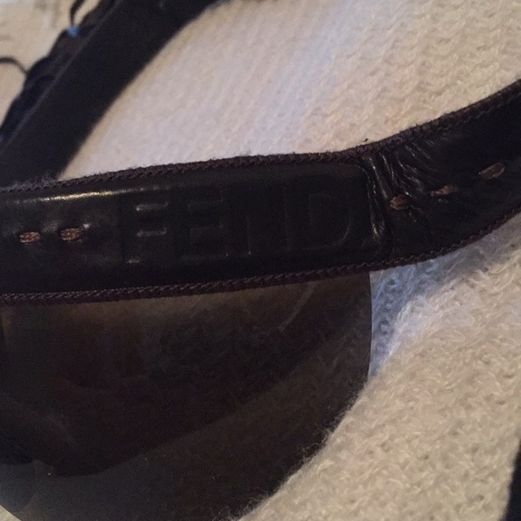 💯 % Authentic Vintage FENDI Sunglasses (Circa 90’s) - Picture 2 of 16
